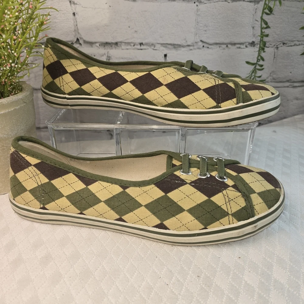 LOWER EAST SIDE OLIVE GREEN AND BROWN ARGYLE SLIP ON SNEAKERS PREPPY 9